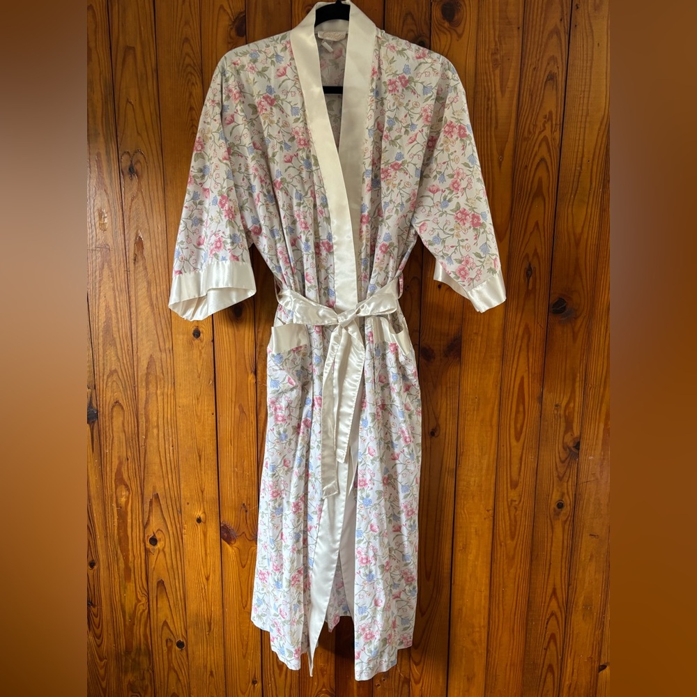 Cachet Cream Satin Robe with Pink & Blue Floral Lining